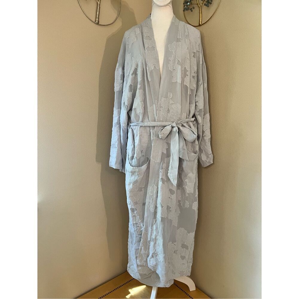 NWT! Aritzia Wilfred Semi Sheer Durante Kimono Sleeve Robe in Pearl Grey Large
